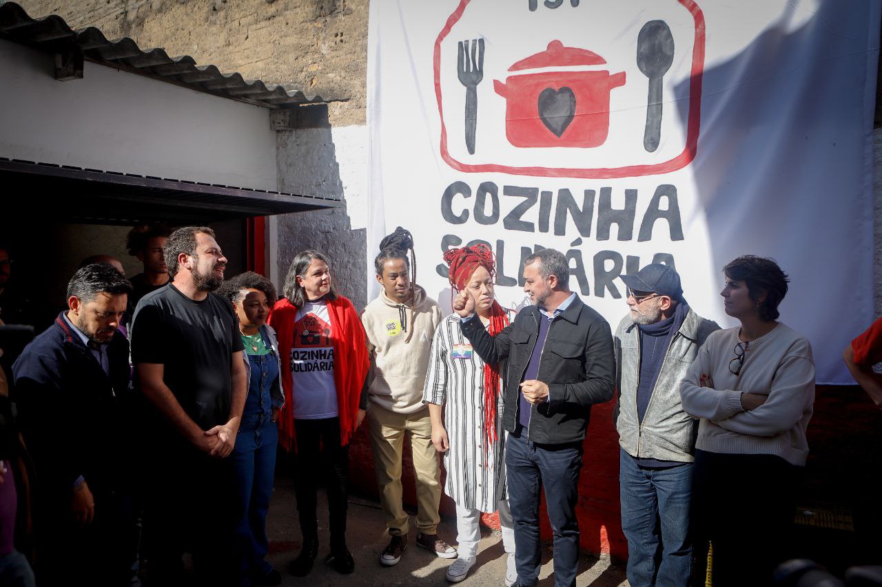 Combate à fome: MTST inaugura cozinha solidária em Porto Alegre