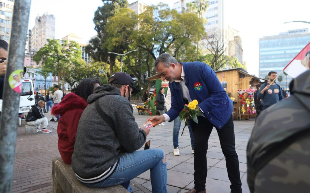 Comprometido com o diálogo e a participação popular, Edegar Pretto reforça campanha nas ruas