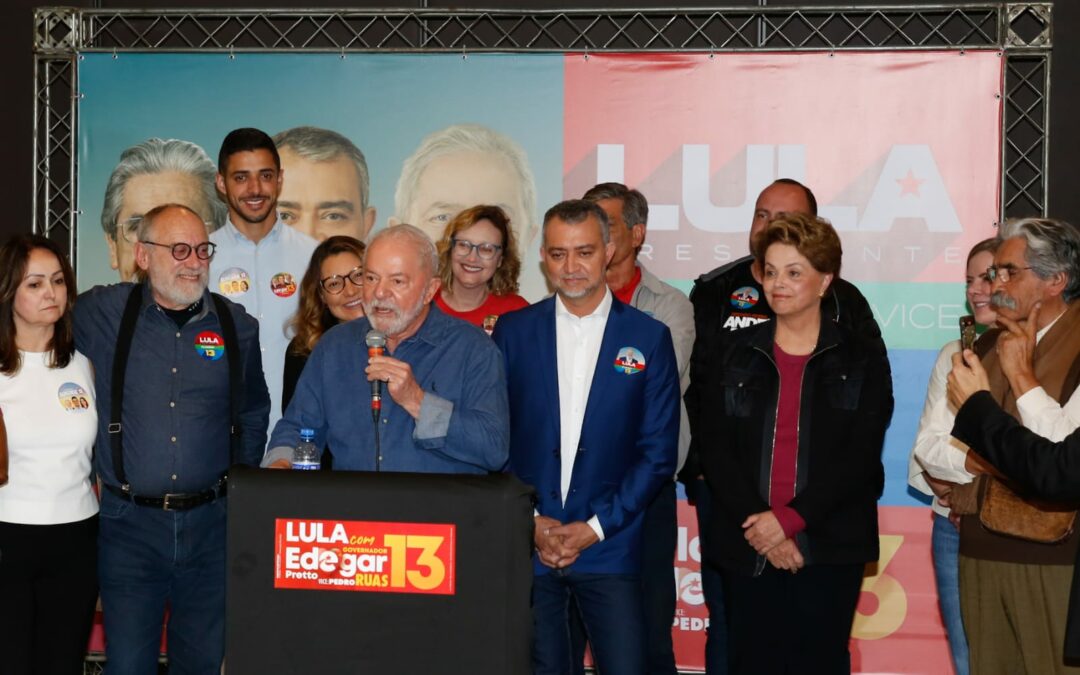 Ao lado de Edegar Pretto, Lula diz que quer recuperar o direito do povo de viver dignamente
