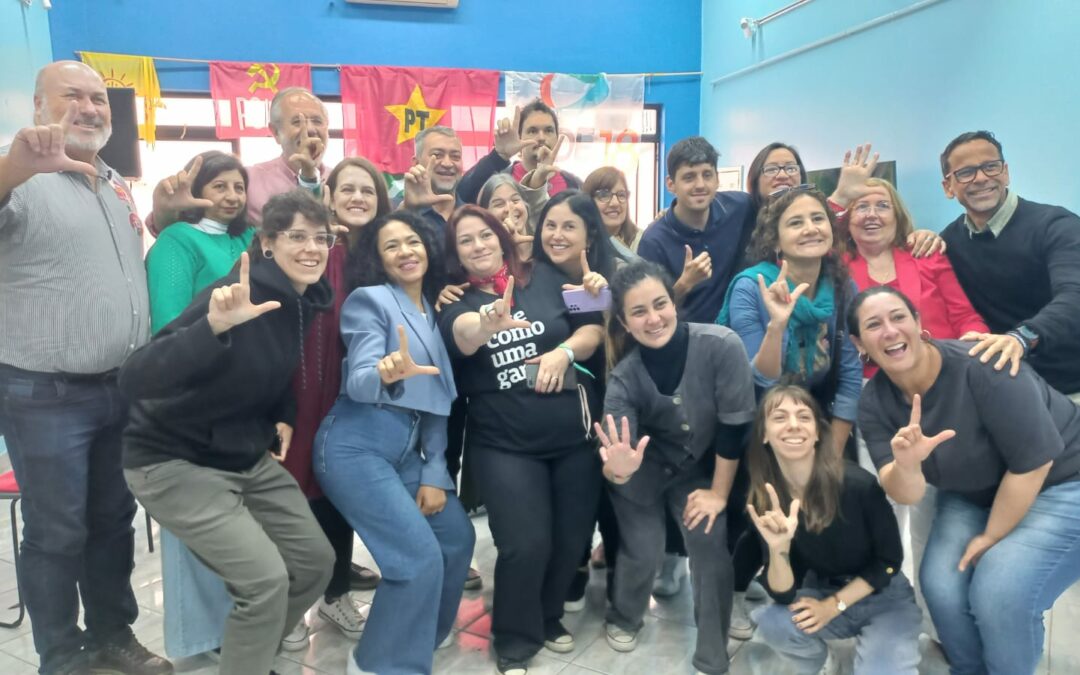 Comunidade surda apresenta demandas a Edegar Pretto; a educação bilíngue é prioridade 