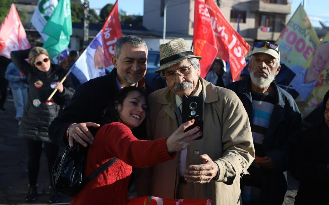 Em Caxias do Sul, Edegar e Olívio defendem o desenvolvimento econômico e a democracia