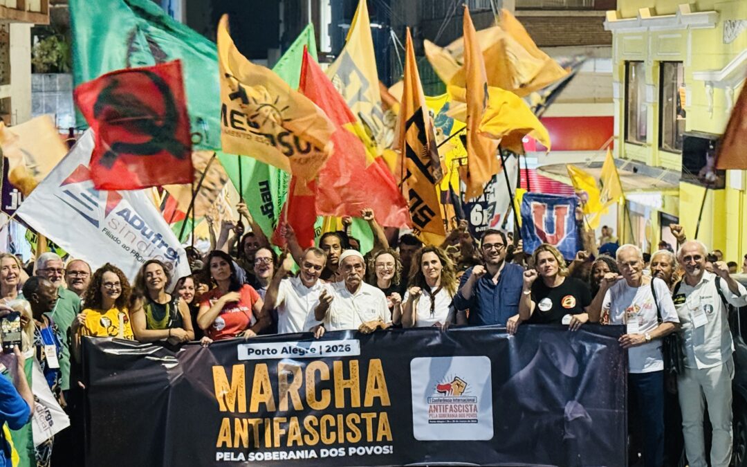 Edegar Pretto marcha na luta antifascista e pela soberania dos povos