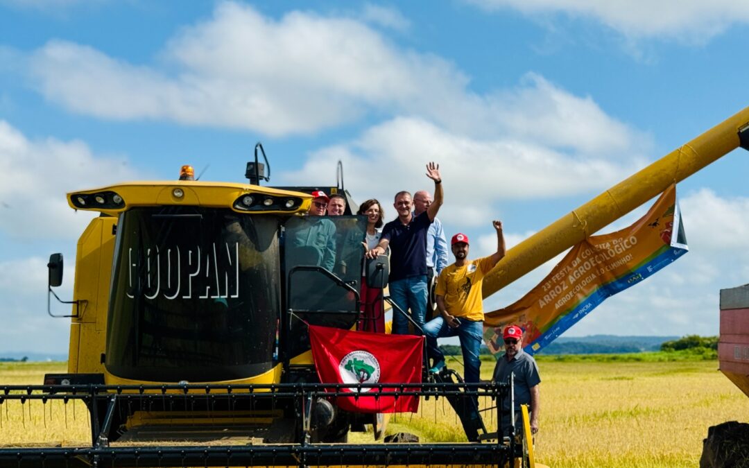 Edegar Pretto participa de festa da colheita da maior produção de arroz orgânico da América Latina