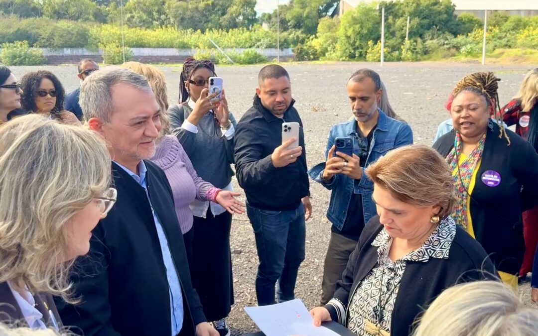 Edegar Pretto acompanha Ministra das Mulheres no local onde será construída a Casa da Mulher Brasileira em Porto Alegre