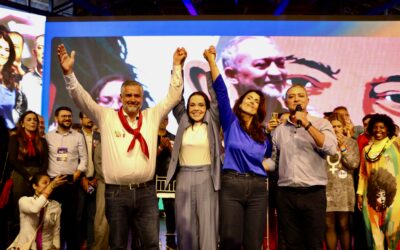 Com mais de 3 mil pessoas, convenção oficializa Juliana Brizola (PDT) e Edegar Pretto (PT) para a disputa ao Governo do Rio Grande do Sul 