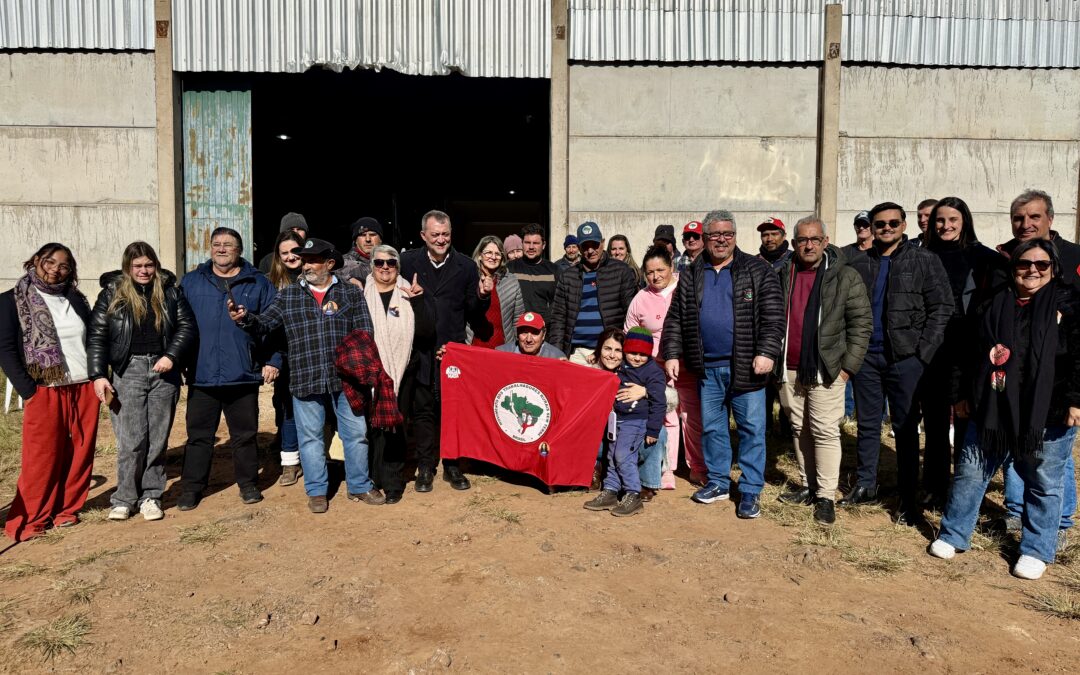 Edegar e Manuela visitam Cooperativa de assentados do MST em Santana do Livramento