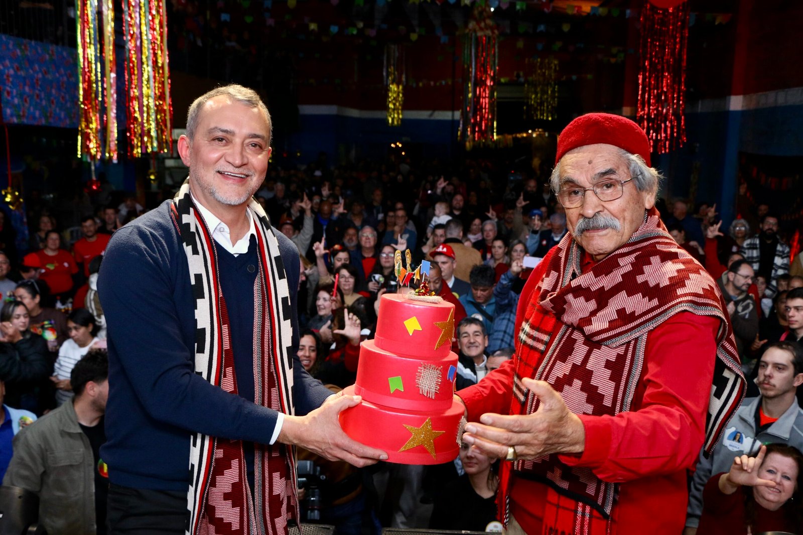 Edegar Pretto e Olívio Dutra celebram aniversário, política e amizade com grande festa   
