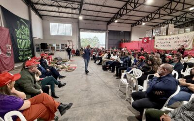Edegar Pretto garante criação de rede de abastecimento durante encontro com assentados