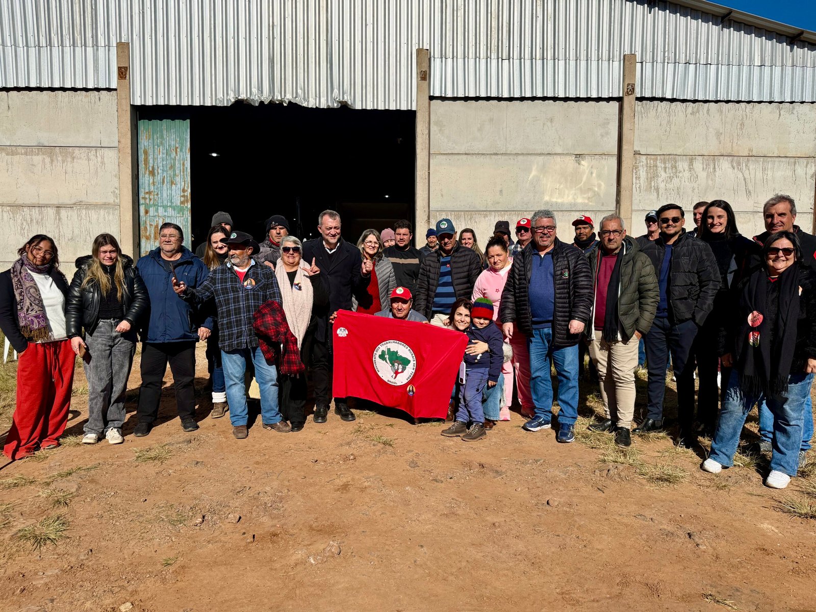 Edegar e Manuela visitam Cooperativa de assentados do MST em Santana do Livramento